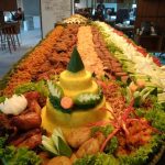 Nasi tumpeng katering